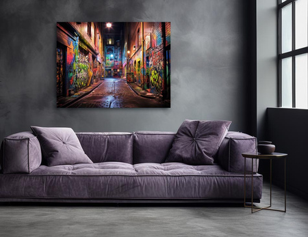 Uliczne graffiti nocą